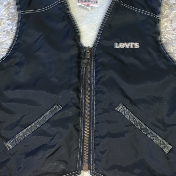 Levi’s vest - Picture 3 of 4